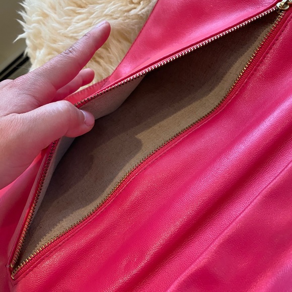 Tory Burch handbag- hot pink zig zag design - Picture 2 of 9